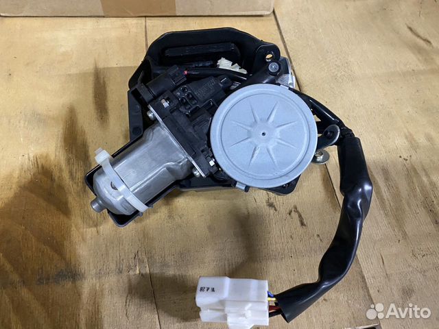 Замок крышки багажника Lexus LS