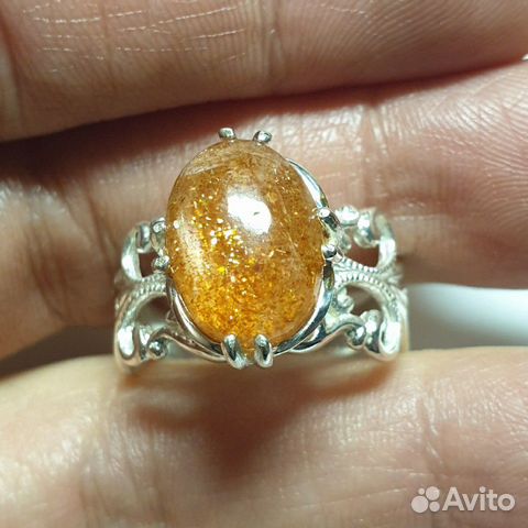 Серебряное кольцо с солнечным камнем