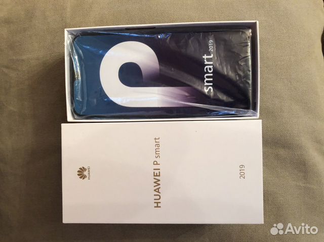 Новый телефон Huawei p smart 2019 3/32gb