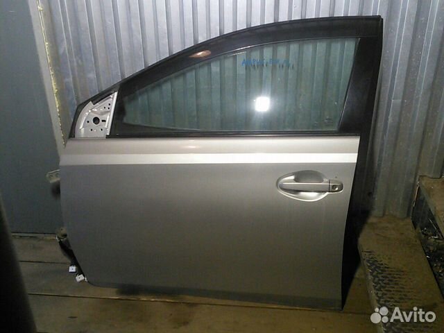 Дверь передняя левая Тойота аурис Е18
