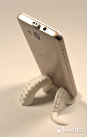 Подставка для телефонов, очень нужная,удобная вещь