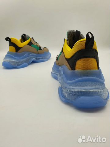 Кроссовки Balenciaga Triples на толстой подошве Кроссовки Balenciaga Triples на толстой подошве