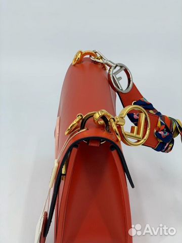 Новая женская сумка мессенджер красная кожа Fendi Новая женская сумка мессенджер красная кожа Fendi
