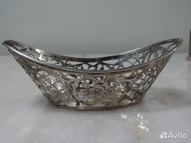 Корзинка серебряная. Англия, 19 век Корзинка серебряная. Англия, 19 век