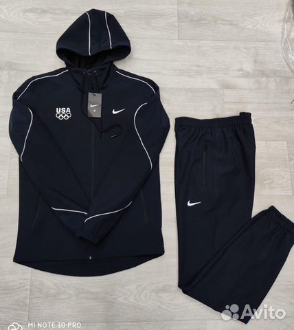 Спортивный костюм Спортивный костюм
