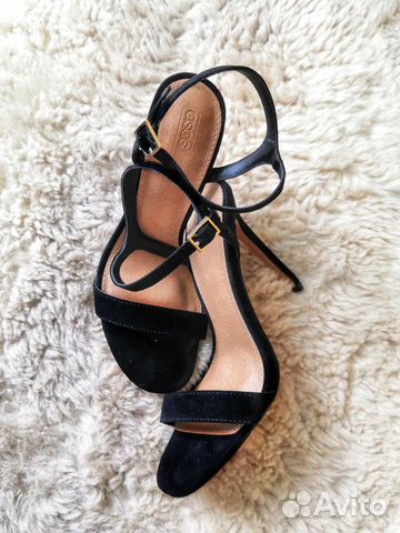 Босоножки на шпильке Босоножки на шпильке