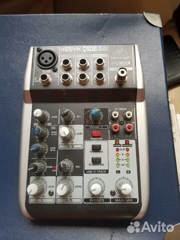 Микшерный пульт Behringer Q502USB