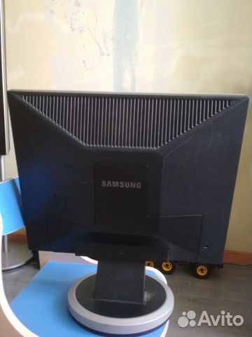 Монитор Samsung