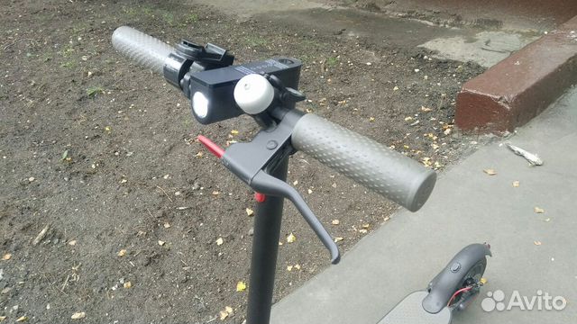 Два Xiaomi mijia m365 electric scooter