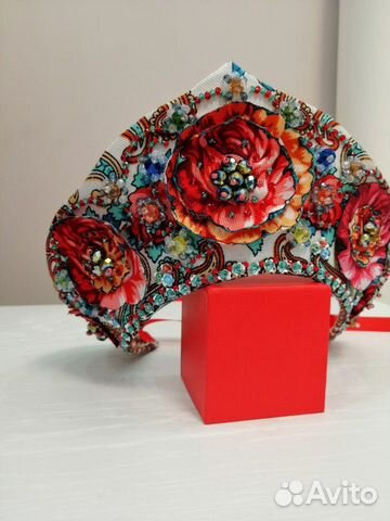 Кокошник в русском стиле