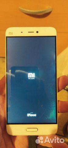 Телефон Xiaomi mi 5 32gb белый и запчасти Телефон Xiaomi mi 5 32gb белый и запчасти