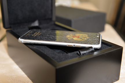 iPhone 6 Person One by Designa Individual