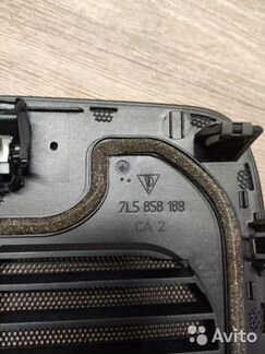 Центральная решетка торпеды верхняя Porsche