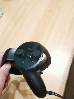 Oculus rift touch controllers