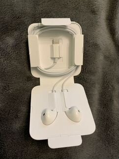 Apple earpods lightning