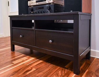 Тумба для тв или аппаратуры (IKEA)