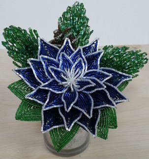 Композиция из бисера