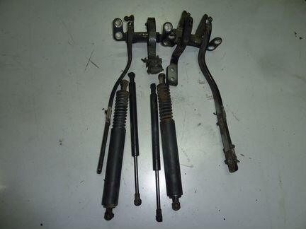 VW Touareg 1 амортизатор крышки багажника