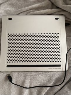 Подставка с охлаждением