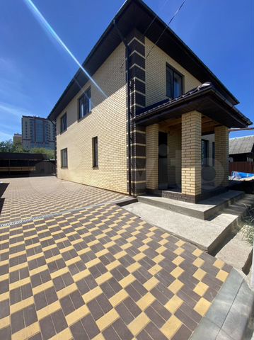 Дом 220 м² на участке 8 сот.