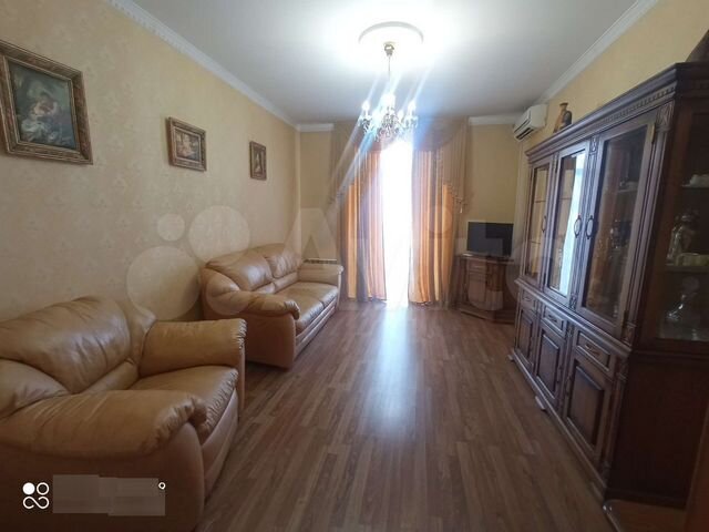 2-к. квартира, 80 м², 3/6 эт.