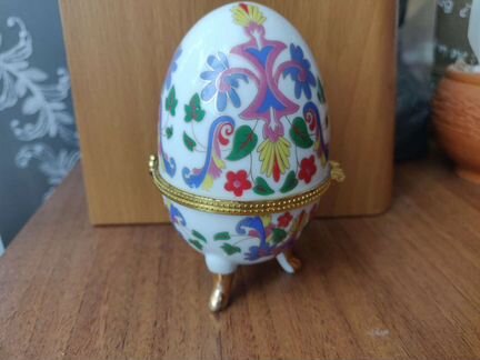 Пасхальное яйцо фарфор