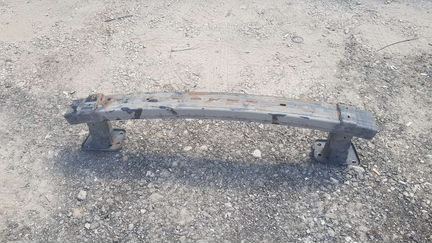 Усилитель бампера