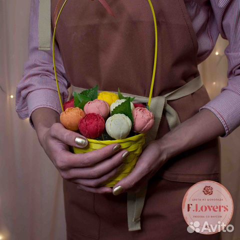 Шоколадные пионы в корзинке (11 шт)