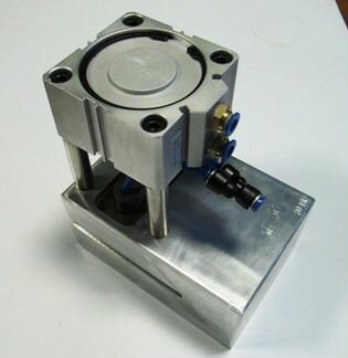 Пневматический прорубной штамп 