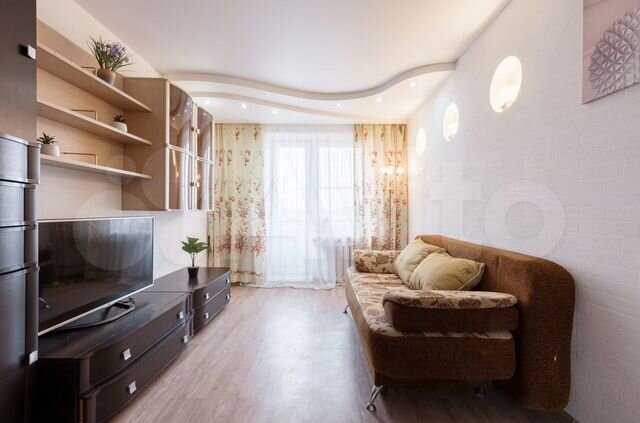 2-к. квартира, 55 м², 9/10 эт.