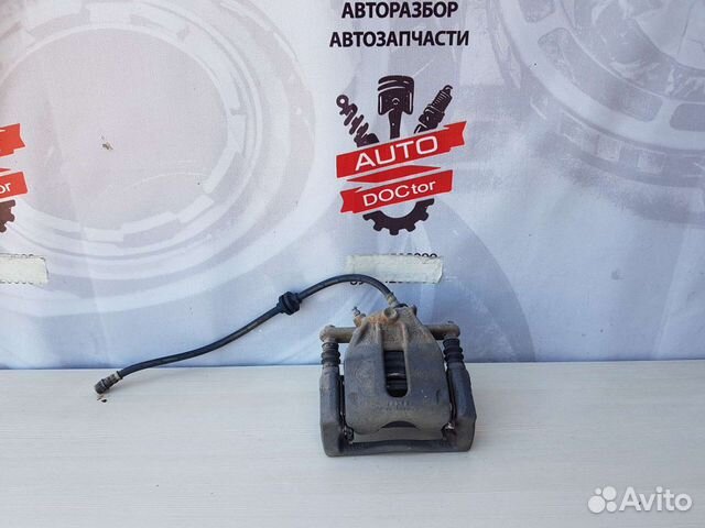 Суппорт передний правый Renault Duster 1