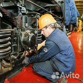 осмотрщик подвижного состава ржд. слесарь жд. слесарь ремонтник подвижного состава. депо подмосковная мдосс. слесарь на заводе.