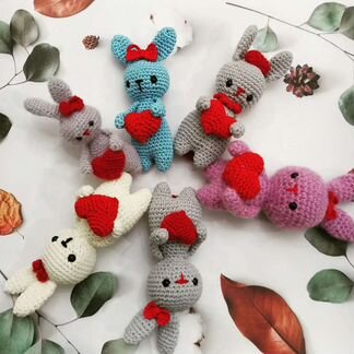 Зайчики с сердечками