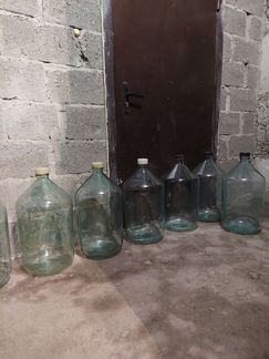 22 литровые бутылки. 227 литровые бочки