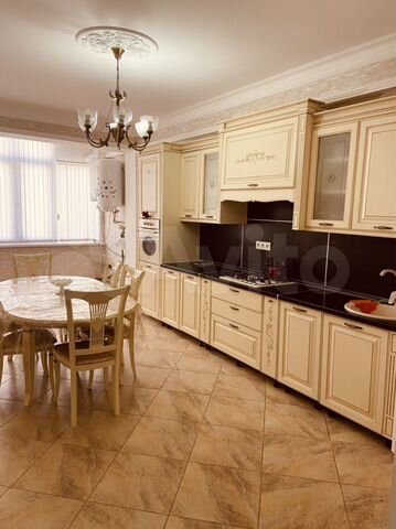 2-к. квартира, 100 м², 3/10 эт.