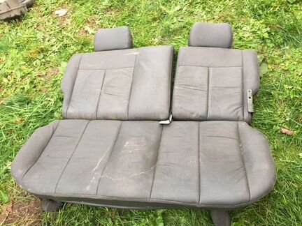 Задний ряд сидений Subaru Legacy b11
