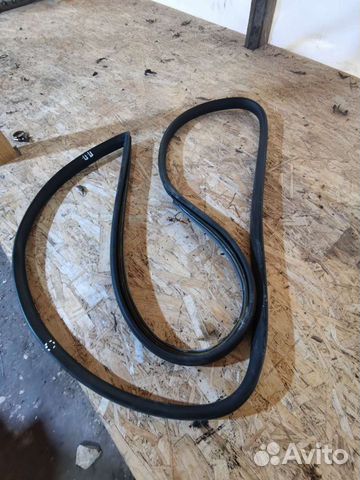 Уплотнитель двери передний правый audi 100 c4