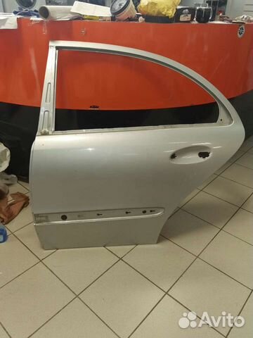 Дверь задняя левая Mercedes w211