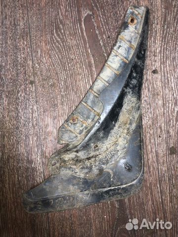 Брызговик передний правый Nissan Presea R10 GA15DS