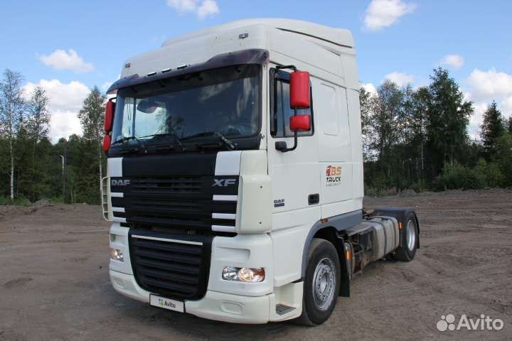 Даф 105 будка 2003 года. Даф 105 белый с красным. 1. DAF.