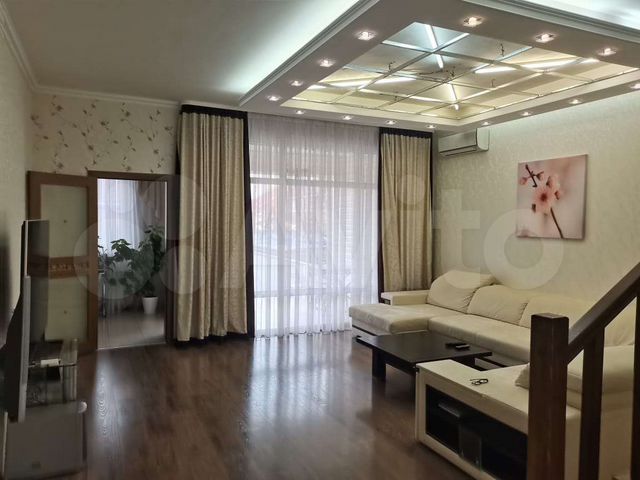 Дом 417,5 м² на участке 5 сот.