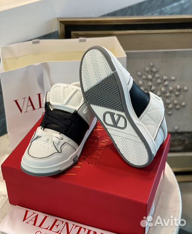 Кроссовки Valentino