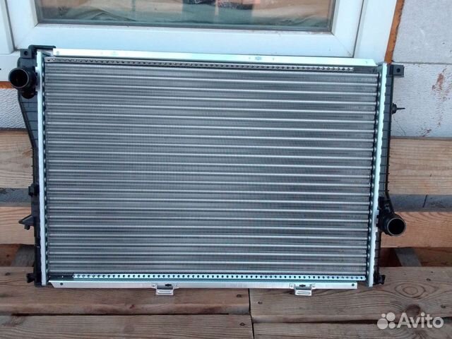 Бмв Е39 радиатор охлаждения 17111436060