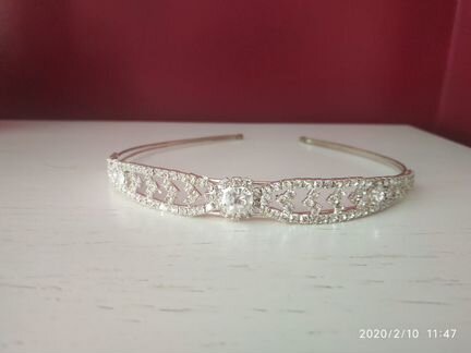 Ободок, серьги, браслет, броши, кольца, кулоны и п