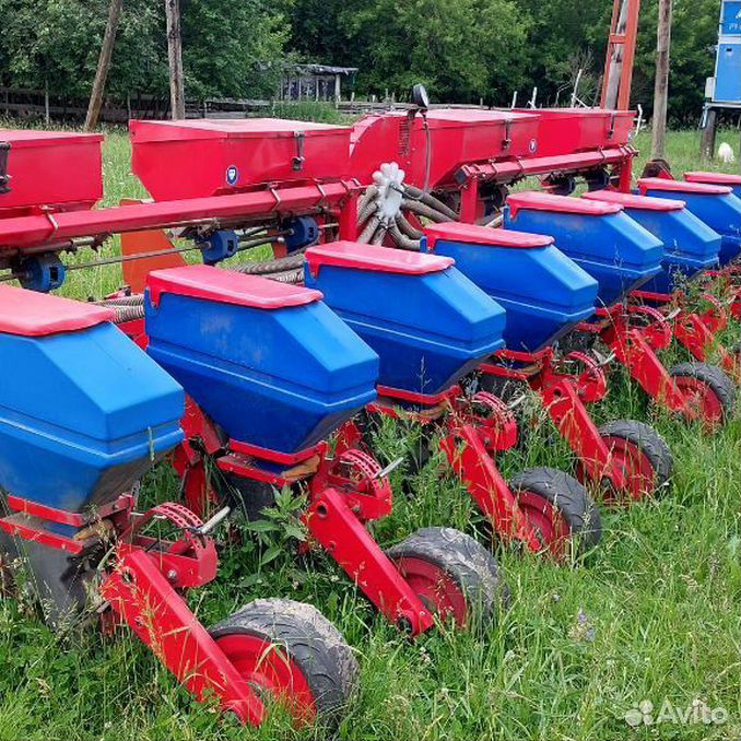 ТС-М-4150а. Сеялка красная. Сеялка га минипогоузчик.