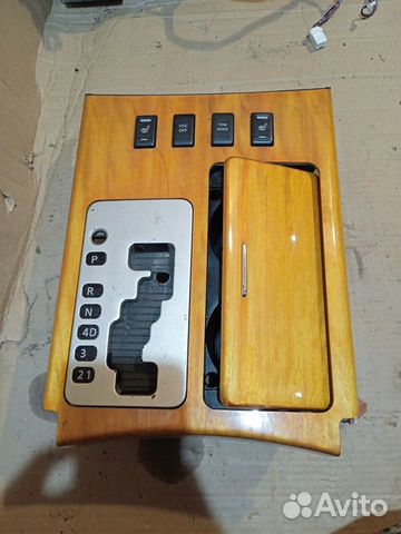 Консоль центральная Infiniti QX56