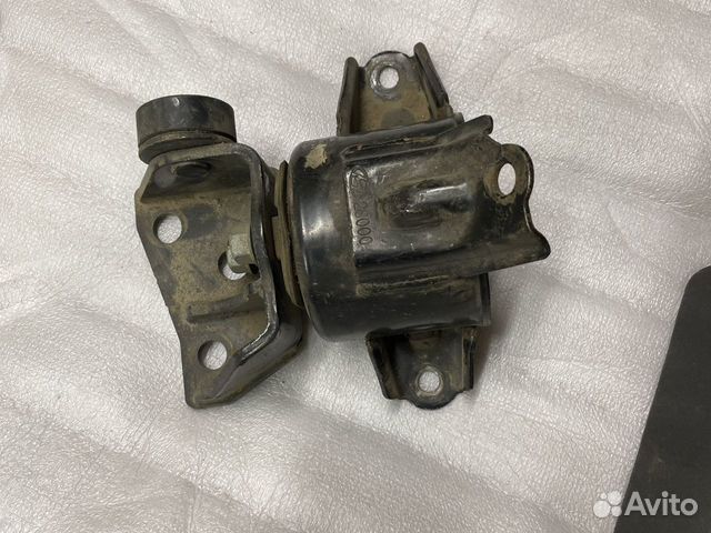 Подушка коробки на Хундай iix35 2.0