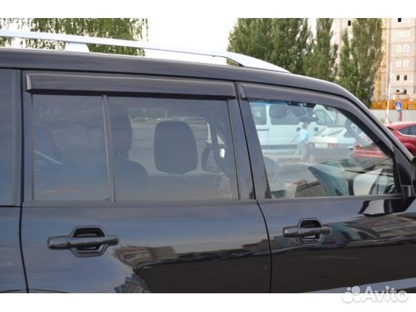 Дефлекторы боковых окон Mitsubishi Pajero (1999