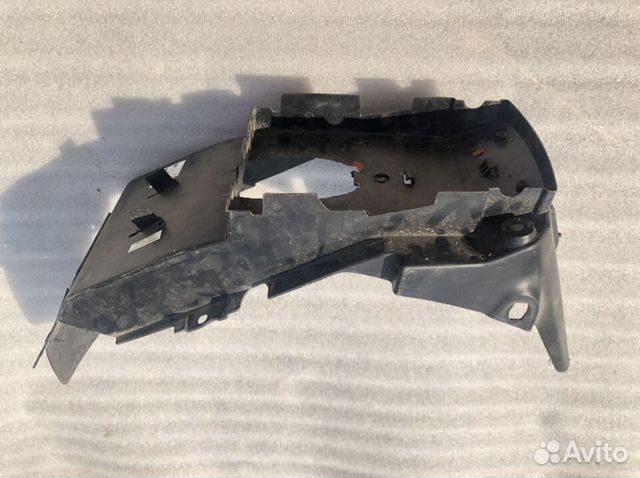 Suzuki RF 400 внутренний пластик задней части