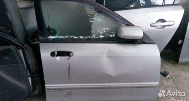 Передняя правая дверь Мазда Фамилия